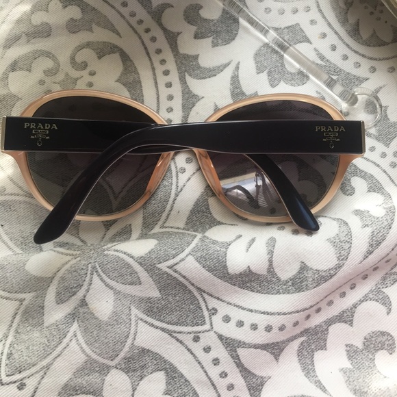 Prada sunglasses Real!!! - Picture 3 of 7